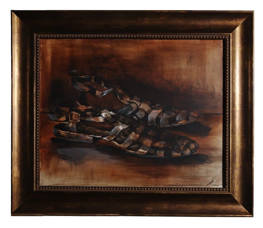 egy pár elnyűtt szandál